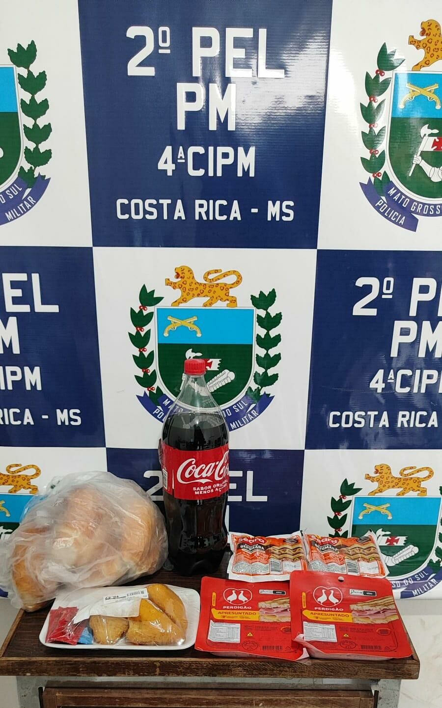 Imagem de compartilhamento para o artigo Furto em Costa Rica: Homem é preso após tentar fugir com coca-cola e pães da MS Todo dia